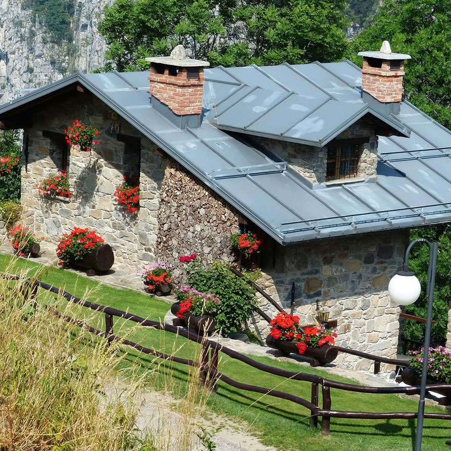 Italy 3 5